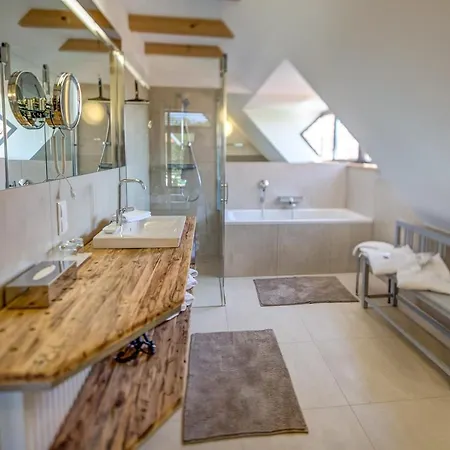 Winzarei Ciringa Menhard Bed & Breakfast