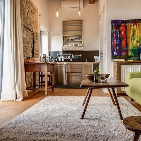 Winzarei Ciringa Menhard Bed & Breakfast 4*