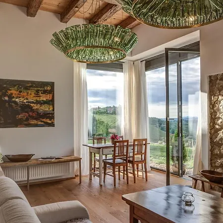 Winzarei Ciringa Menhard Bed & Breakfast 4*