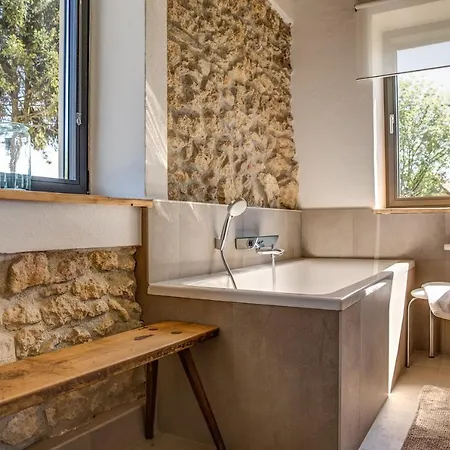 Winzarei Ciringa Menhard