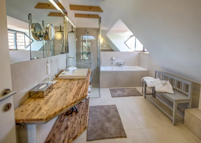 Winzarei Ciringa Menhard 住宿加早餐酒店