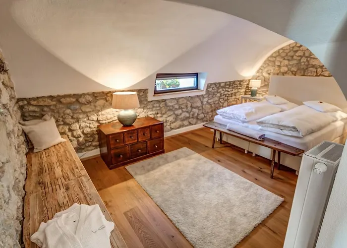 住宿加早餐酒店 Winzarei Ciringa Menhard 4*