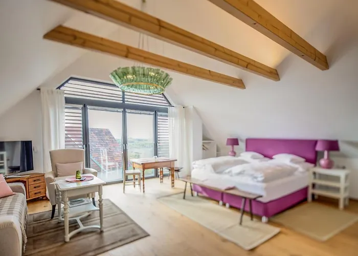 Winzarei Ciringa Menhard 住宿加早餐酒店 Zgornja Kungota